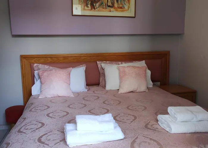 N E P Center Rodos מלון 2*